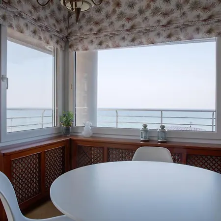 Salty Breeze With Amazing View By Thesbnb Apartment *